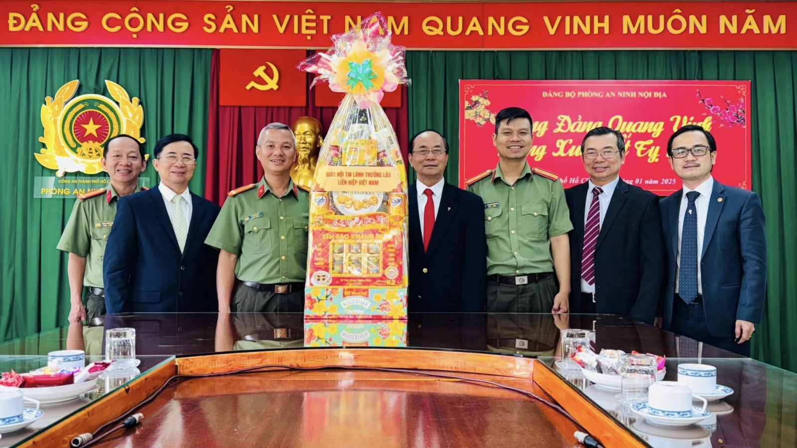 Ban điều hành Giáo hội chúc Tết Công An TPHCM